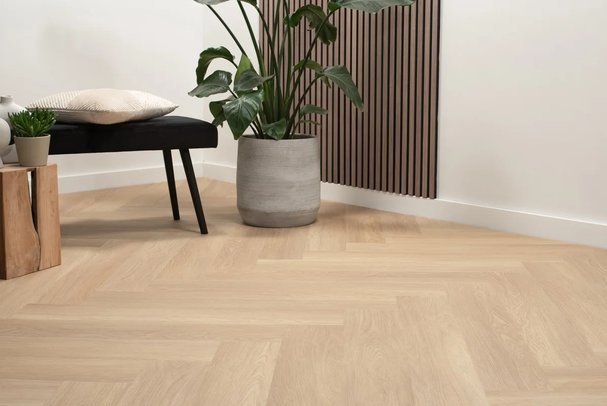 Interieur met visgraatvloer — sfeerbeeld
